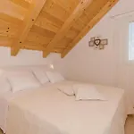 Stunning Home In Seget Donji Holiday home