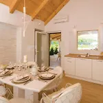 Stunning Home In Seget Donji * トロギール
