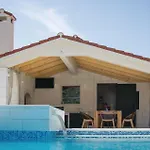 Stunning Home In Seget Donji Trogir