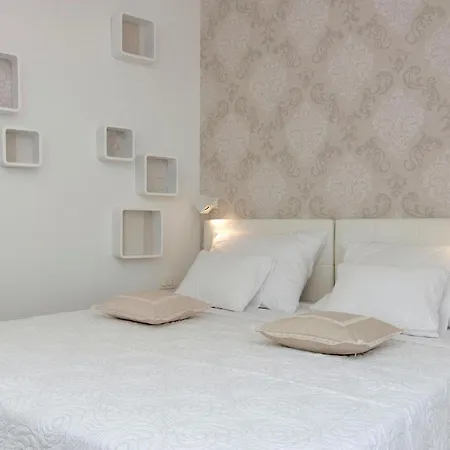 Beautiful In Seget Donji *