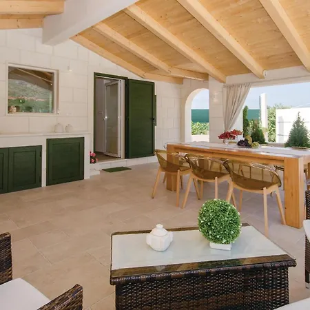 Tatil Evi Beautiful In Seget Donji *