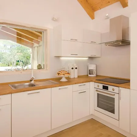 Cozy In Seget Donji With Jacuzzi Holiday home