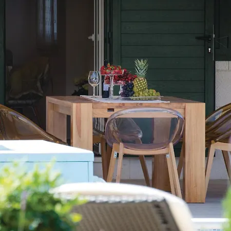 Cozy In Seget Donji With Jacuzzi Holiday home Trogir